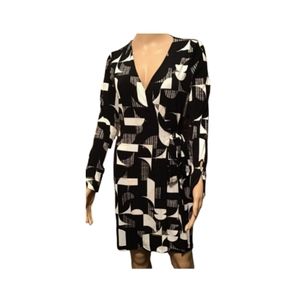 Ann Taylor L/S Black & White Full Wrap Dress w/ Abstract Pattern. xxsmall